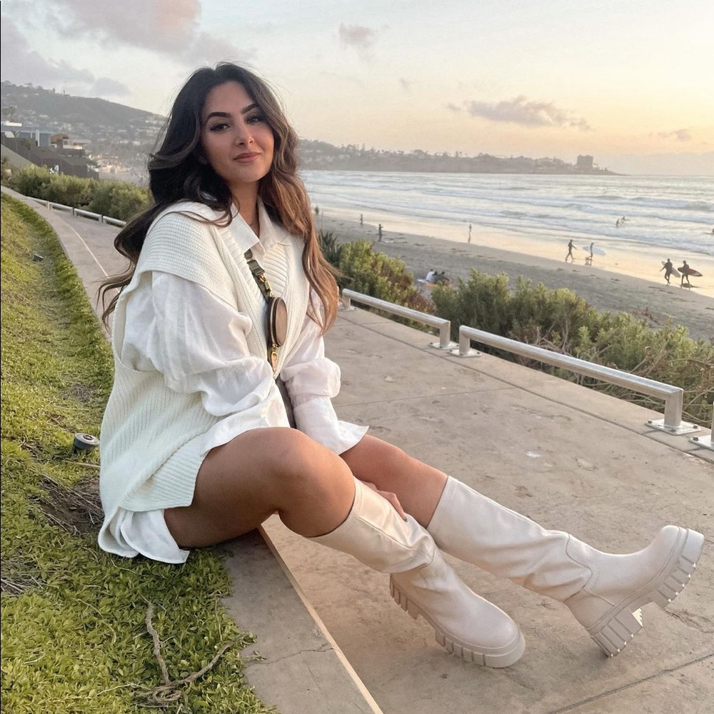 🍁🍂HP🍂🍁 𝐋𝐀𝐒𝐓 𝗡𝗪𝗧 𝗭𝗮𝗿𝗮 • High Shaft Treaded Sole Boots - Picture 6 of 16